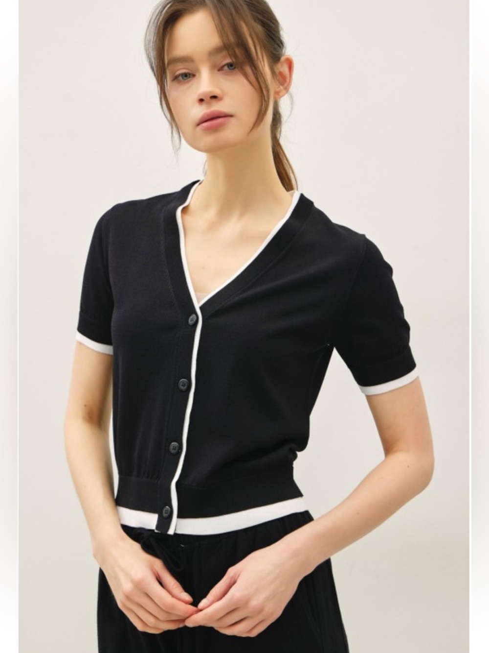 Black Viscose Blend Short Sleeve V Neck Cardi Top w/White Contrast